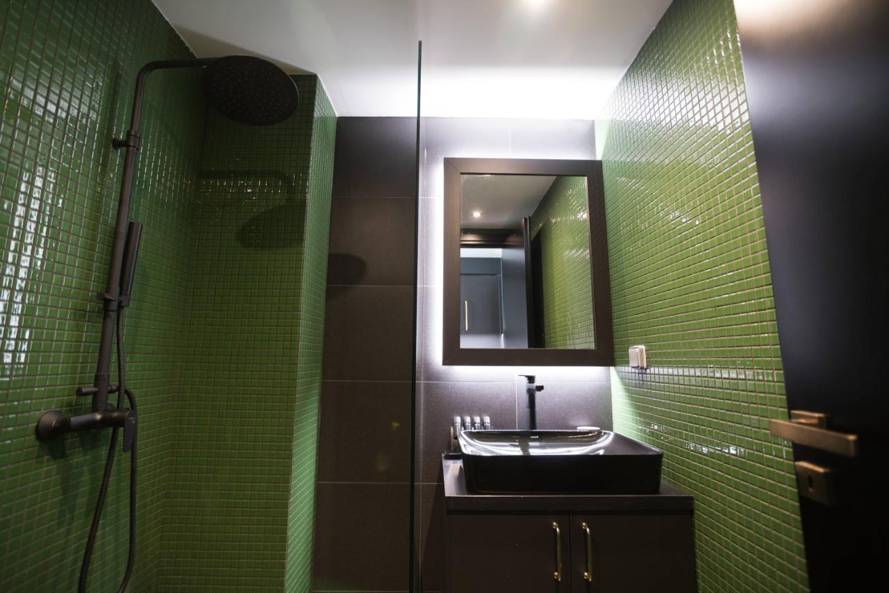 Hotel Nin&Bau Sarri 2 à Athènes Extérieur photo